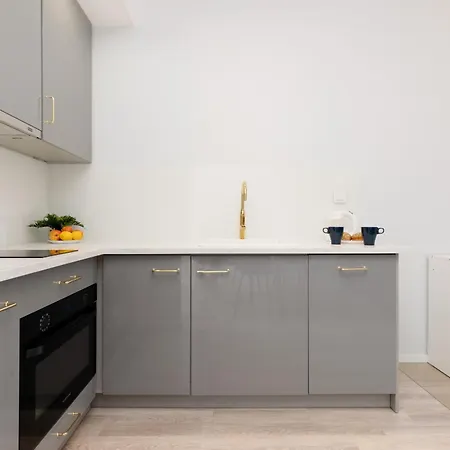 Grzybowska With Air Conditioning & Balcony By Renters Prestige * Warsaw