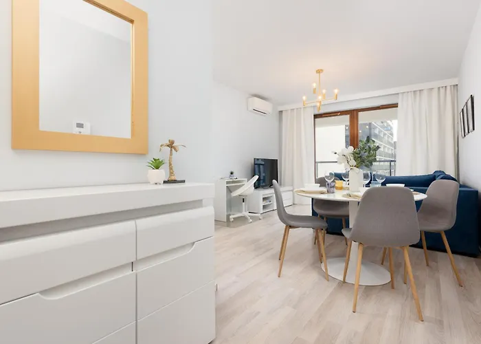 Grzybowska With Air Conditioning & Balcony By Renters Prestige Warszawa