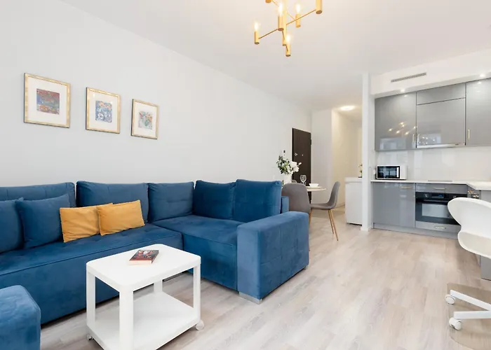 Grzybowska With Air Conditioning & Balcony By Renters Prestige * Warszawa