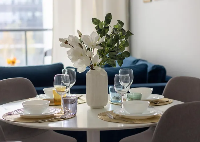 Grzybowska With Air Conditioning & Balcony By Renters Prestige Warszawa