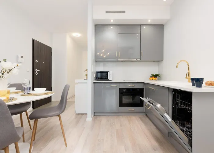 Grzybowska With Air Conditioning & Balcony By Renters Prestige Lejlighed