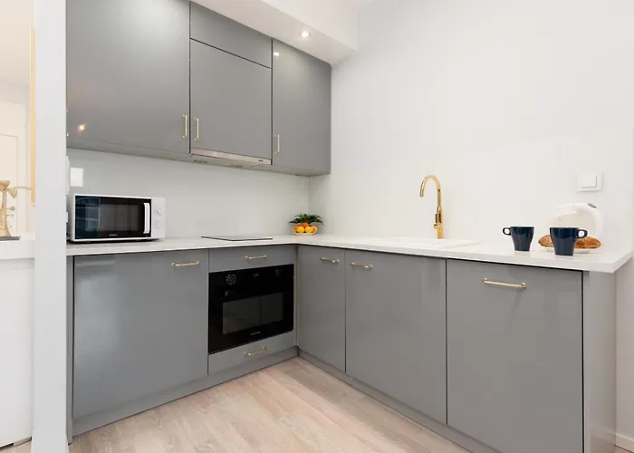 Grzybowska With Air Conditioning & Balcony By Renters Prestige Lejlighed *